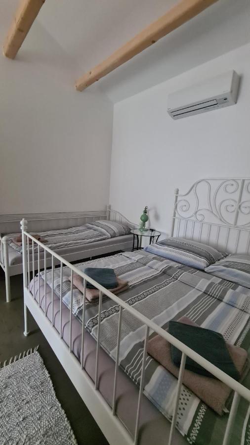 La Bobul Apartments Drnholec Luaran gambar