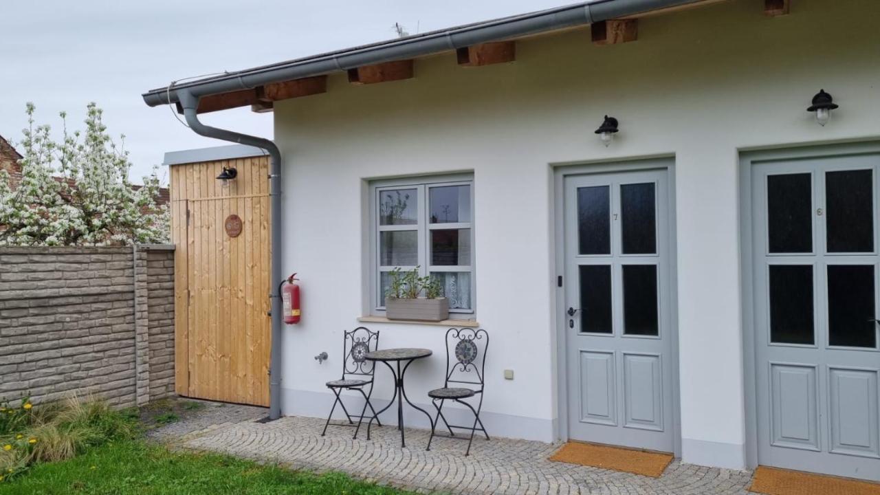 La Bobul Apartments Drnholec Luaran gambar
