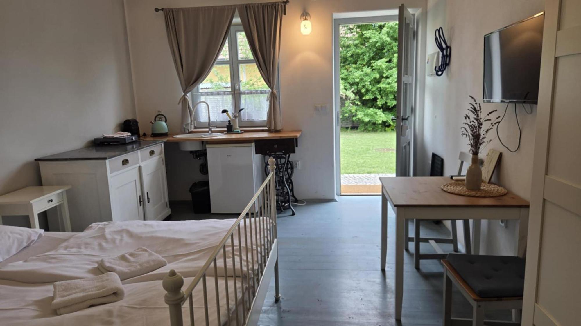 La Bobul Apartments Drnholec Luaran gambar