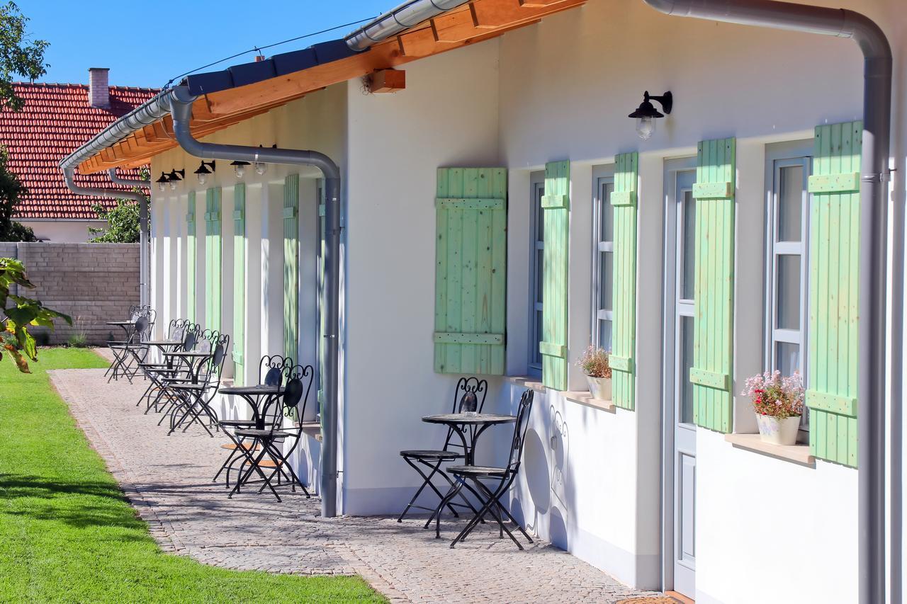La Bobul Apartments Drnholec Luaran gambar